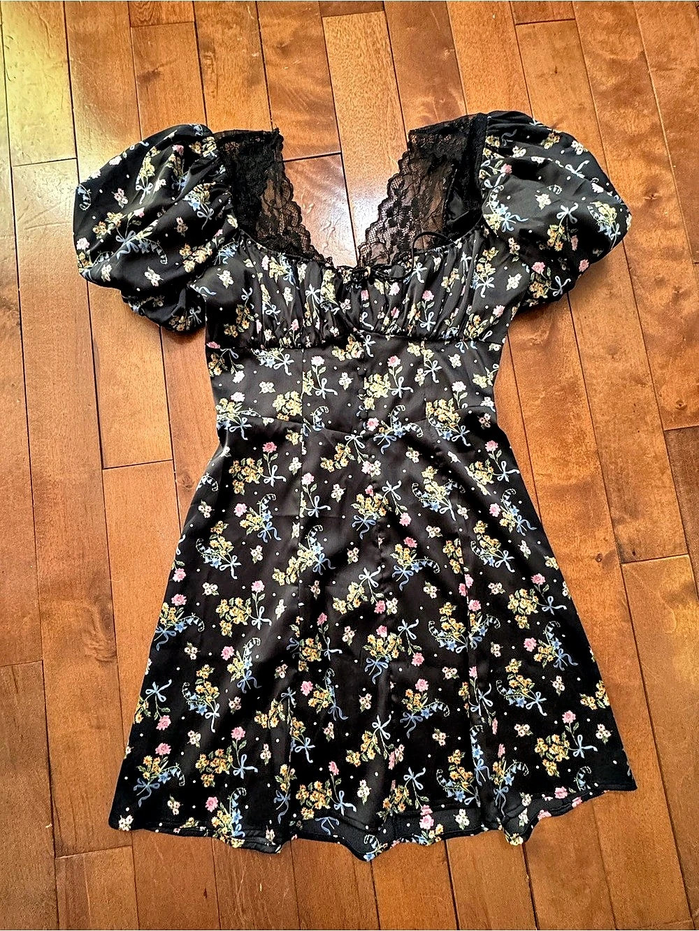 For love and Lemons Floral Mini Dress Size Small Like New